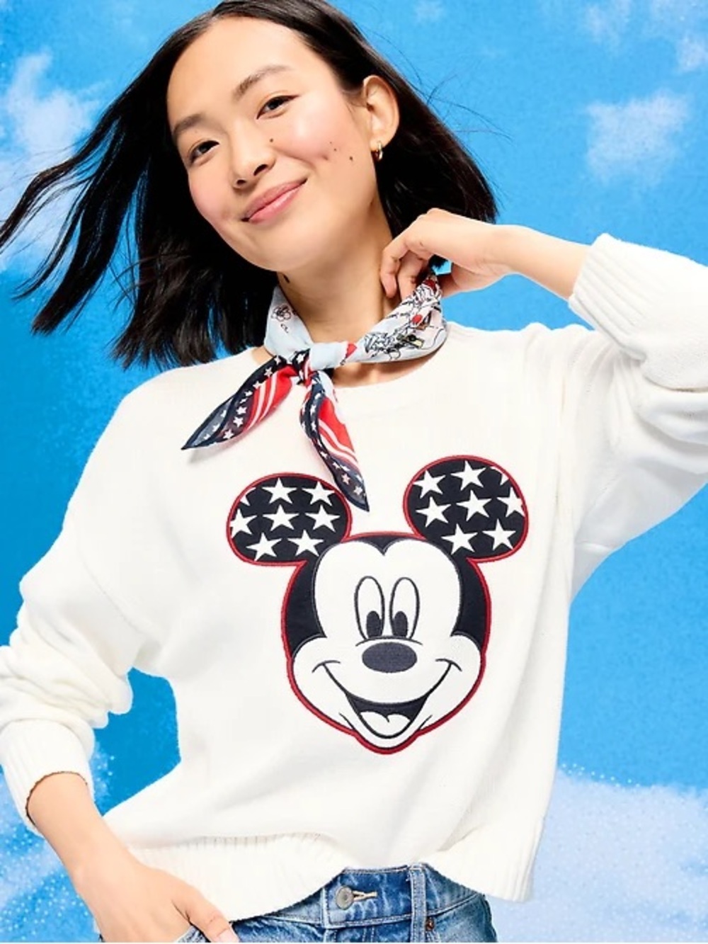 Old Navy White Mickey Mouse Graphic Crewneck Sweater EUC